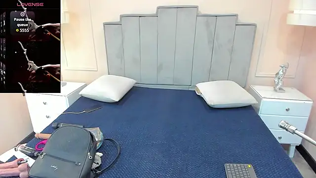 gabriela lux online show from 11-16-25, 01:39