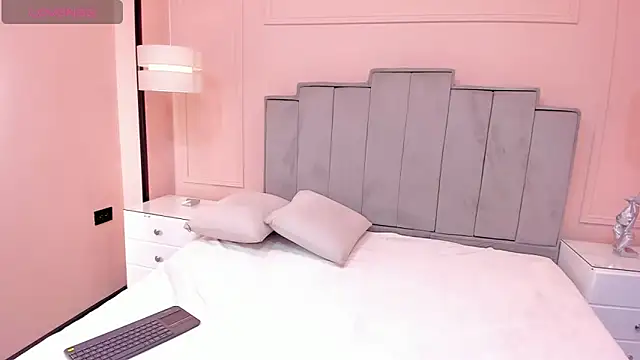 gabriela lux online show from 11-19-25, 03:23