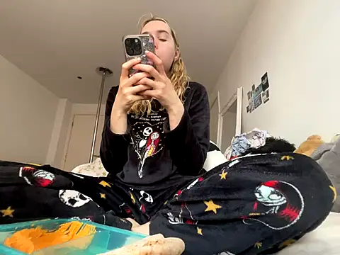 violetcutie online show from 09-28-25, 03:06