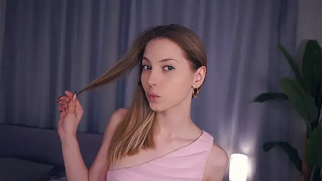 Snapshot of VeronaBench chatting on 10-07-25, 06:32 VeronaBench online show from 10-07-25, 06:32