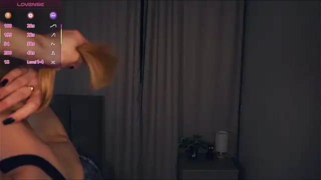 Snapshot of VeronaBench chatting on 11-10-25, 06:45 VeronaBench online show from 11-10-25, 06:45