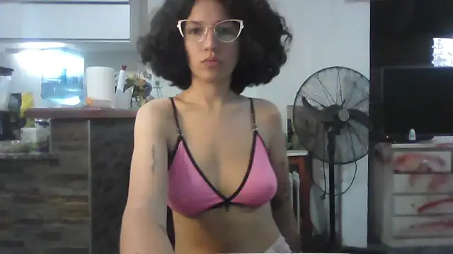 Snapshot of loliporomero chatting on 10-27-25, 02:48 loliporomero online show from 10-27-25, 02:48