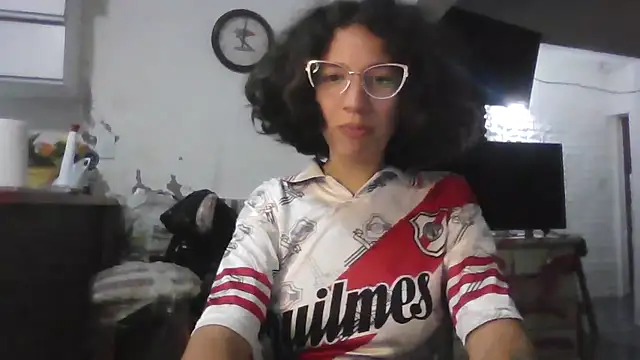 Snapshot of loliporomero chatting on 11-10-25, 01:37 loliporomero online show from 11-10-25, 01:37