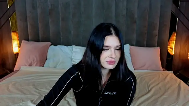 Neyla Charm online show from 10-10-25, 05:39