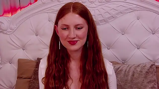 SaraMoor online show from 10-21-25, 04:30