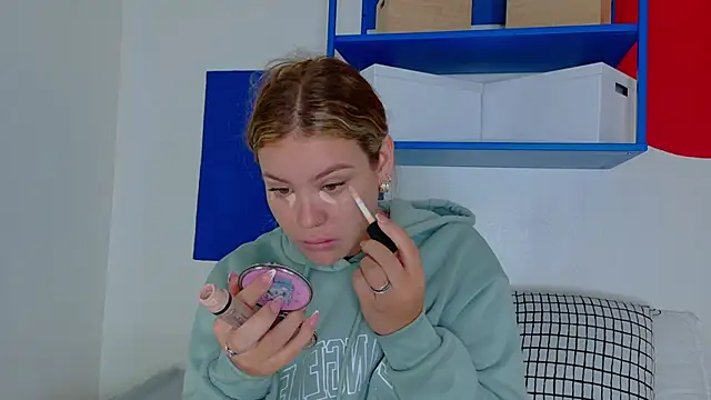 Snapshot of BelaMiller_ chatting on 10-10-25, 12:26 BelaMiller online show from 10-10-25, 12:26