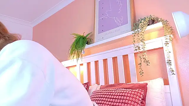 Snapshot of BelaMiller_ chatting on 10-14-25, 11:44 BelaMiller online show from 10-14-25, 11:44