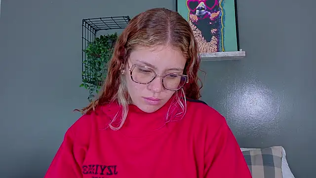 Snapshot of BelaMiller_ chatting on 10-29-25, 11:45 BelaMiller online show from 10-29-25, 11:45