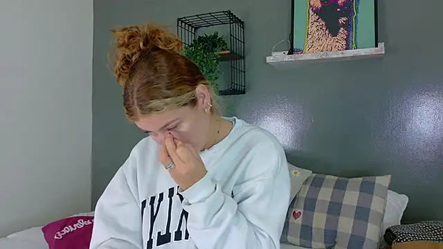 Snapshot of BelaMiller_ chatting on 11-03-25, 11:33 BelaMiller online show from 11-03-25, 11:33