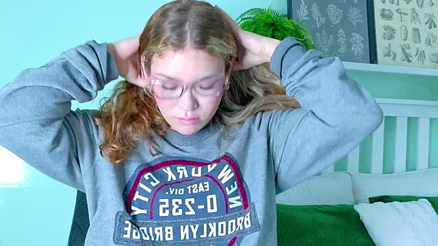 Snapshot of BelaMiller_ chatting on 11-10-25, 11:42 BelaMiller online show from 11-10-25, 11:42