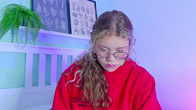 Snapshot of BelaMiller_ chatting on 11-13-25, 11:42 BelaMiller online show from 11-13-25, 11:42