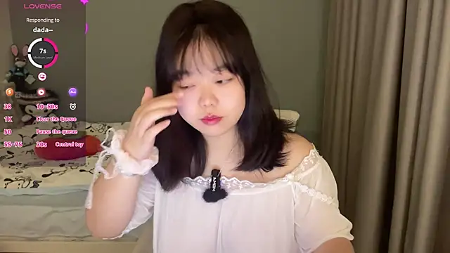 Kittenfishing online show from 11-01-25, 06:32