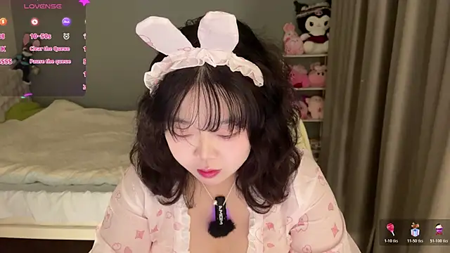 Kittenfishing online show from 11-16-25, 03:17