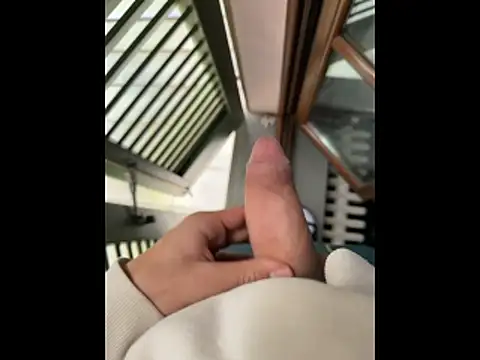 Snapshot of Pisellone18_ chatting on 12-23-25, 08:45 Pisellone18 online show from 12-23-25, 08:45