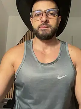 Snapshot of magnumchris chatting on 02-19-26, 12:34 magnumchris online show from 02-19-26, 12:34