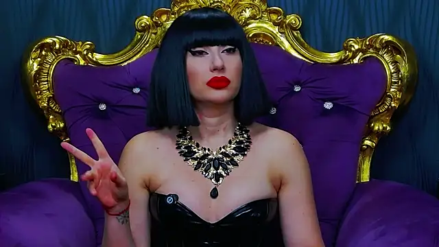 LaraMaeve online show from 12-17-25, 06:52