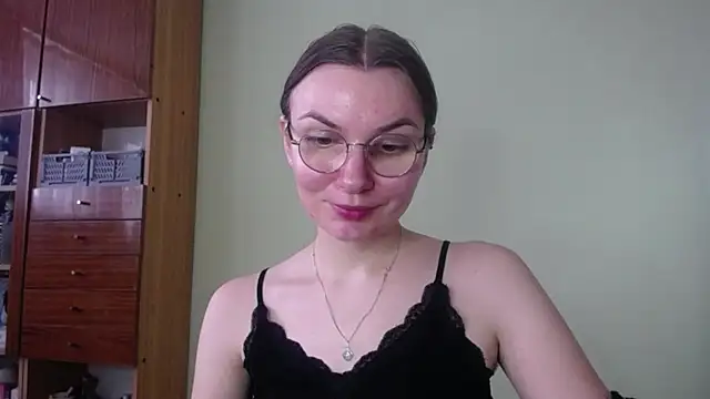 LooveELLYx online show from 12-06-24, 11:00