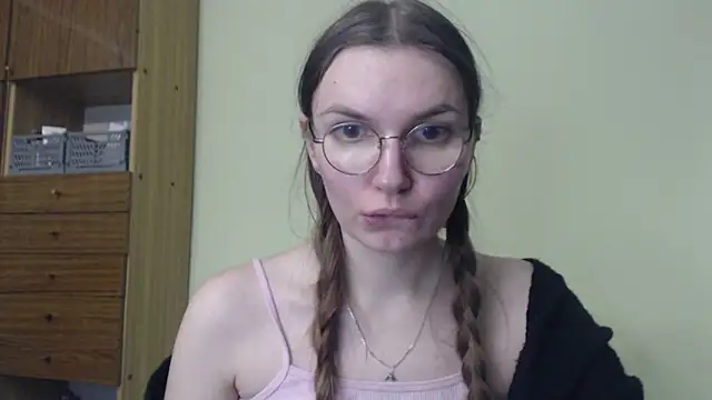 LooveELLYx online show from 12-16-24, 05:33