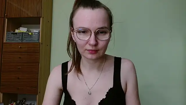 LooveELLYx online show from 09-30-25, 08:47