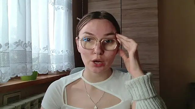 Snapshot of LooveELLYx chatting on 10-27-25, 11:58 LooveELLYx online show from 10-27-25, 11:58