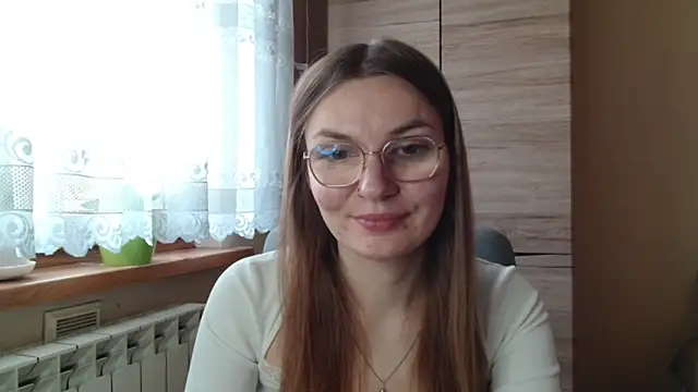 Snapshot of LooveELLYx chatting on 10-28-25, 07:34 LooveELLYx online show from 10-28-25, 07:34