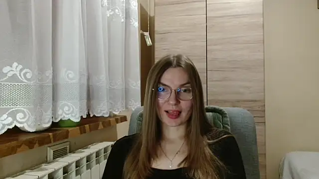 Snapshot of LooveELLYx chatting on 11-21-25, 05:28 LooveELLYx online show from 11-21-25, 05:28