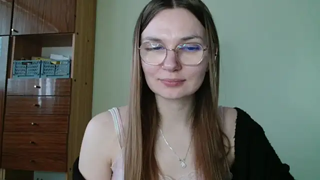 LooveELLYx online show from 02-12-26, 07:36