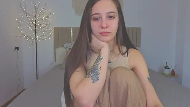 Little cherryy   online show from 12-03-25, 08:12