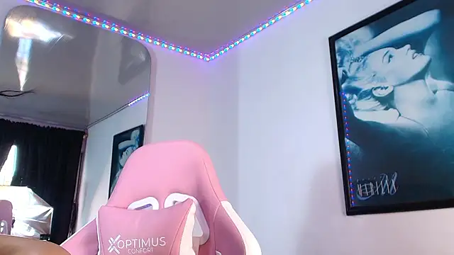 GraceWallace  online show from 02-08-26, 09:40