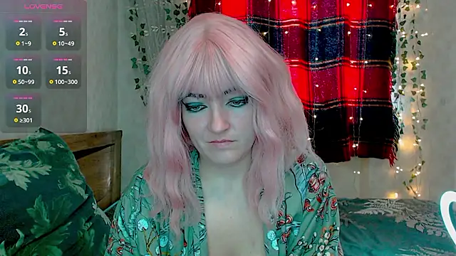 Snapshot of MagicPink chatting on 02-12-26, 10:10 MagicPink online show from 02-12-26, 10:10