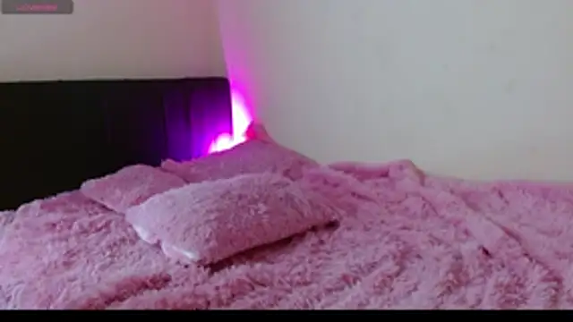 MichellMoon1 online show from 11-08-25, 10:30