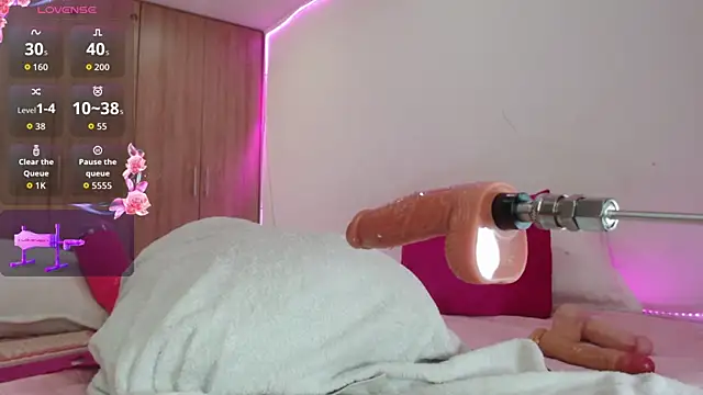 Emma Glutton online show from 12-17-25, 04:57