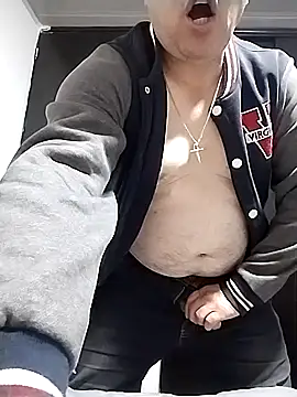 Snapshot of BigCristh79 chatting on 09-22-25, 06:43 BigCristh79 online show from 09-22-25, 06:43