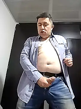 Snapshot of BigCristh79 chatting on 09-23-25, 08:34 BigCristh79 online show from 09-23-25, 08:34