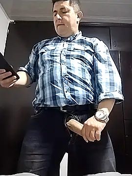 Snapshot of BigCristh79 chatting on 10-06-25, 08:17 BigCristh79 online show from 10-06-25, 08:17