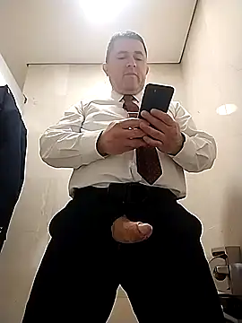 Snapshot of BigCristh79 chatting on 10-12-25, 01:10 BigCristh79 online show from 10-12-25, 01:10