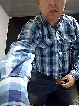 Snapshot of BigCristh79 chatting on 11-06-25, 02:40 BigCristh79 online show from 11-06-25, 02:40