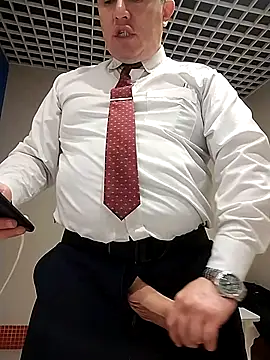 Snapshot of BigCristh79 chatting on 11-12-25, 07:42 BigCristh79 online show from 11-12-25, 07:42