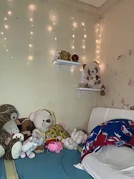 Snapshot of effie_castroo chatting on 10-12-25, 12:20 effie castroo online show from 10-12-25, 12:20