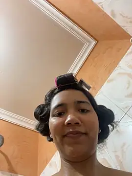 Snapshot of effie_castroo chatting on 10-22-25, 06:40 effie castroo online show from 10-22-25, 06:40