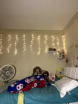 Snapshot of effie_castroo chatting on 10-30-25, 03:08 effie castroo online show from 10-30-25, 03:08