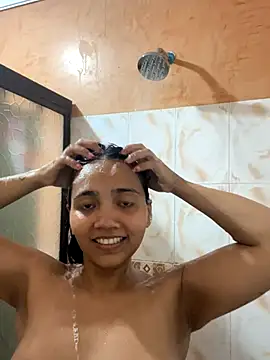 Snapshot of effie_castroo chatting on 11-09-25, 01:37 effie castroo online show from 11-09-25, 01:37