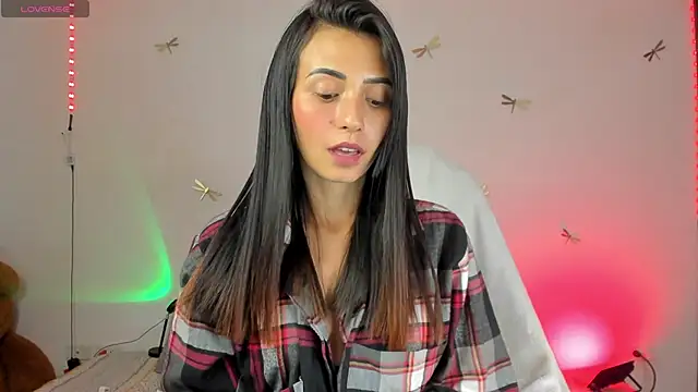 Snapshot of princessluna_19 chatting on 10-14-25, 11:38 princessluna 19 online show from 10-14-25, 11:38