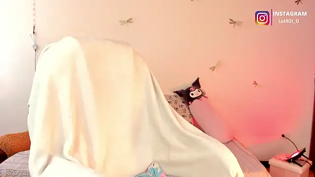 Snapshot of princessluna_19 chatting on 10-25-25, 06:13 princessluna 19 online show from 10-25-25, 06:13