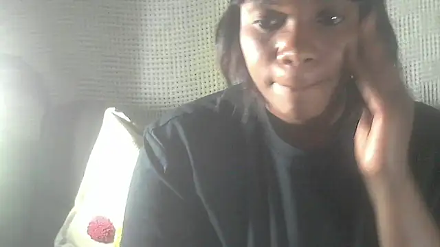 sexythae32 online show from 12-15-25, 06:45