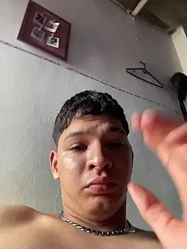 Snapshot of RobinLenoxx chatting on 10-23-25, 04:50 RobinLenoxx online show from 10-23-25, 04:50