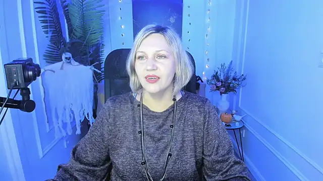 NinaStarle online show from 10-17-25, 04:48