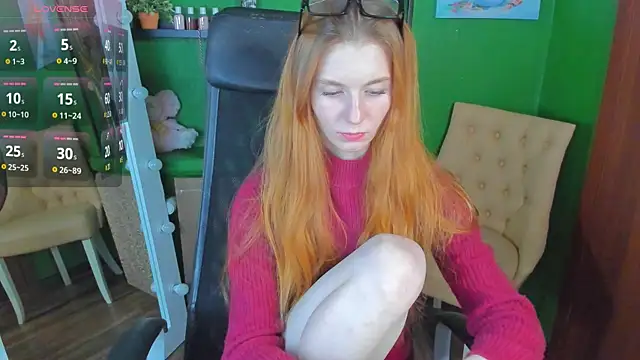 Snapshot of CarolinaGilbert chatting on 10-31-25, 07:53 CarolinaGilbert online show from 10-31-25, 07:53