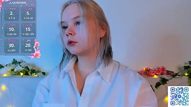 Snapshot of girlllsooft chatting on 11-26-25, 10:44 girlllsooft online show from 11-26-25, 10:44