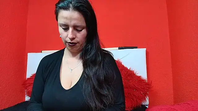 Snapshot of katherine_blair chatting on 10-17-25, 12:52 katherine blair online show from 10-17-25, 12:52